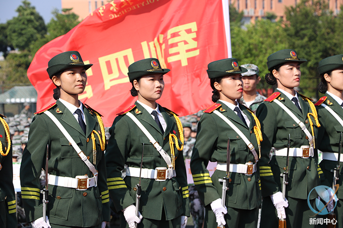 国旗护卫队女兵列队