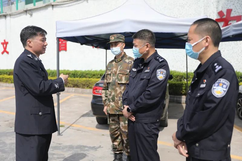 【节日我在岗】林少威,曾尚策检查春节安保工作并看望慰问一线执勤