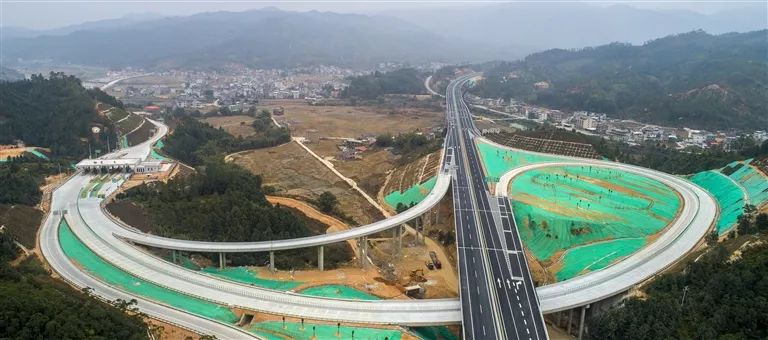 东源境内第4条高速公路——河惠莞高速公路在元旦竣工通车